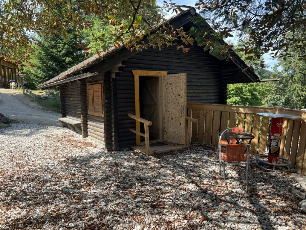 Übernachten Ranger Hütte oder Kuscheln und Gruseln